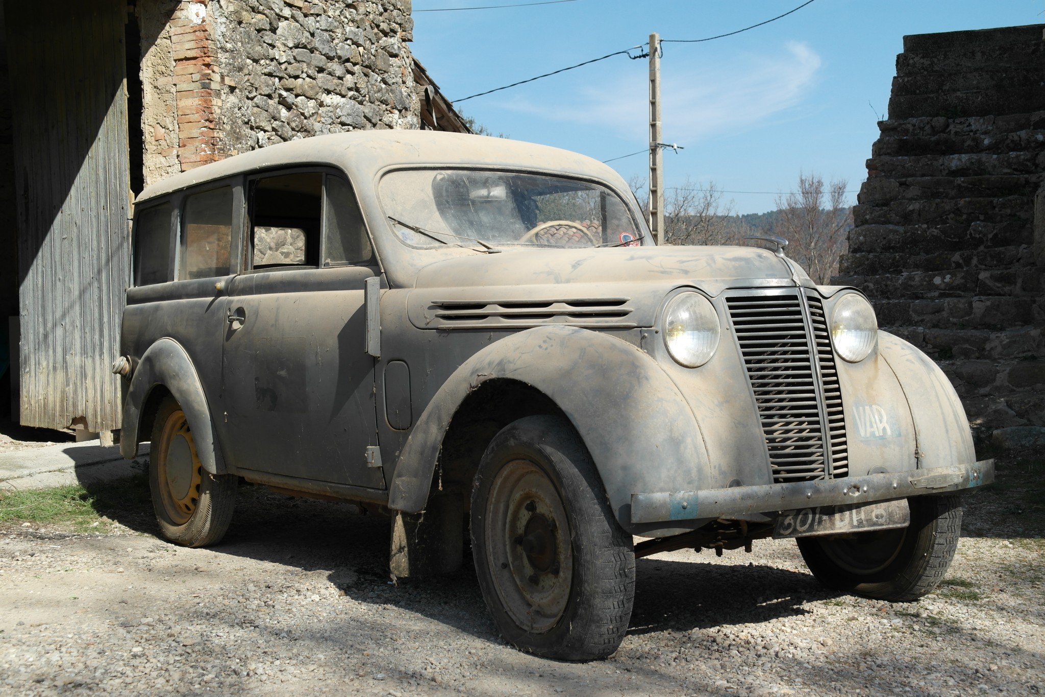 Renault Juvaquatre Vendue