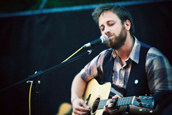 Dan-Auerbach-dan-auerbach-31008834-960-640